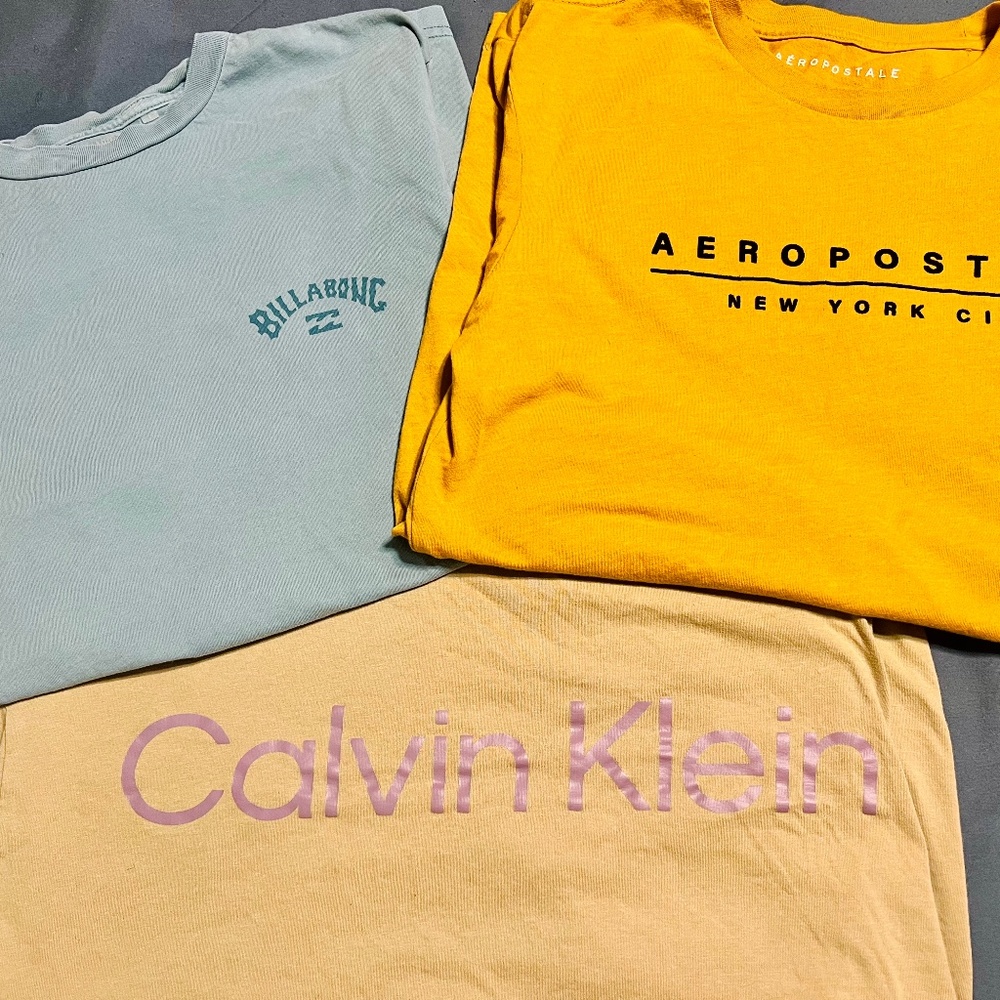3 small men’s tees LIKE NEW!! Calvin Klein, Billibong and Aeropostale